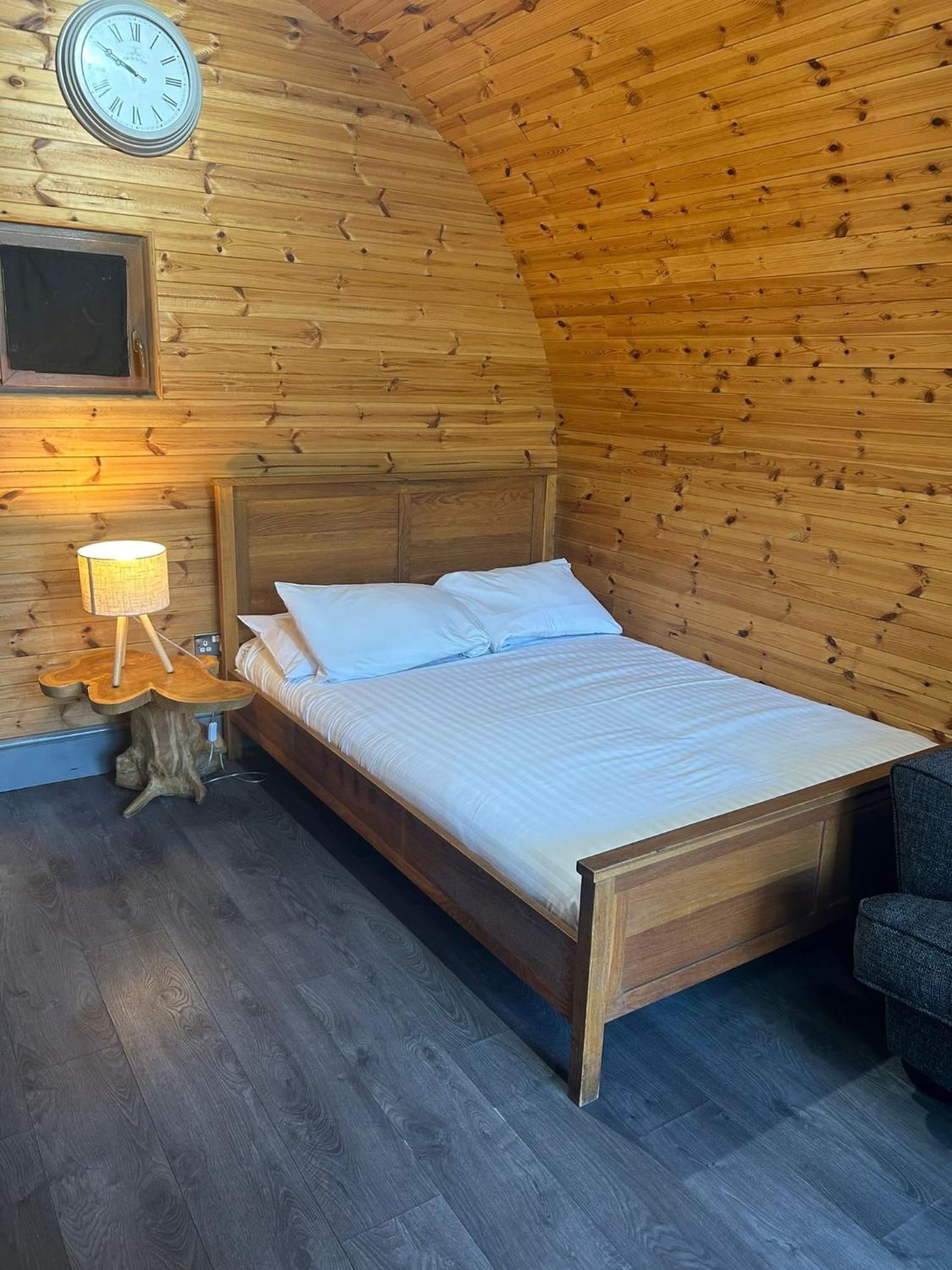 Original Glamping Pod With Hot Tub Hotel Frodsham Exterior photo