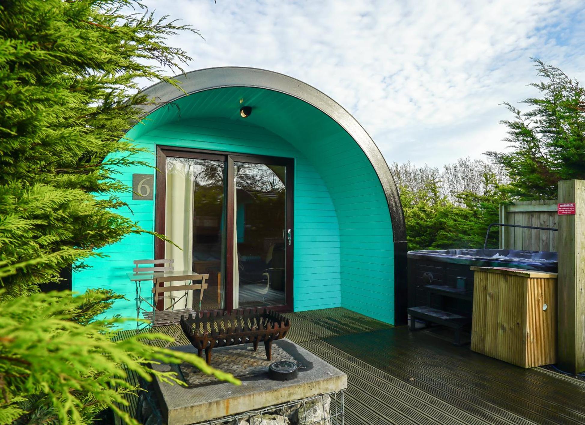 Original Glamping Pod With Hot Tub Hotel Frodsham Exterior photo